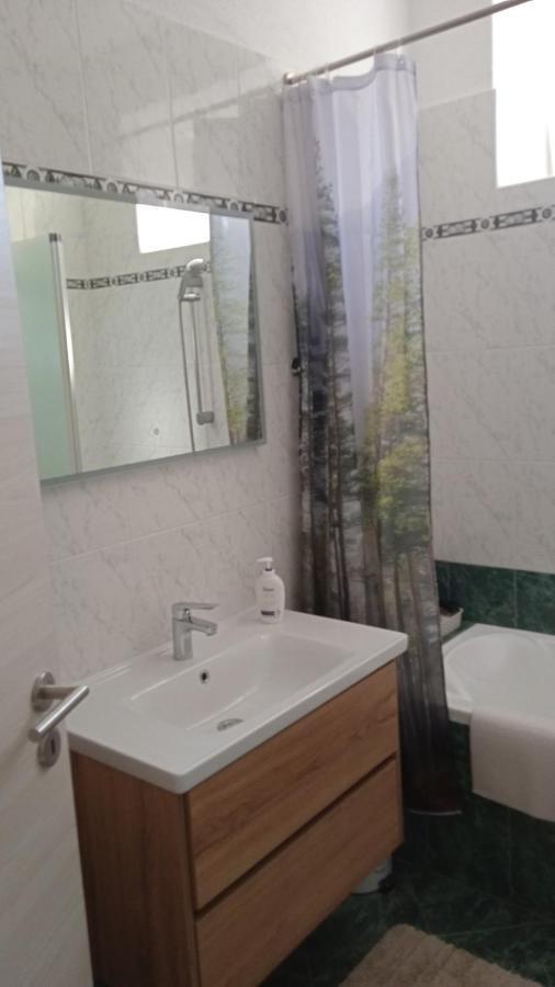Apartman Rino Basanija Luaran gambar